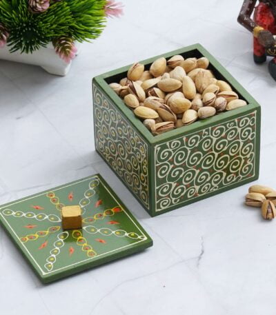 Wooden dry fruit box